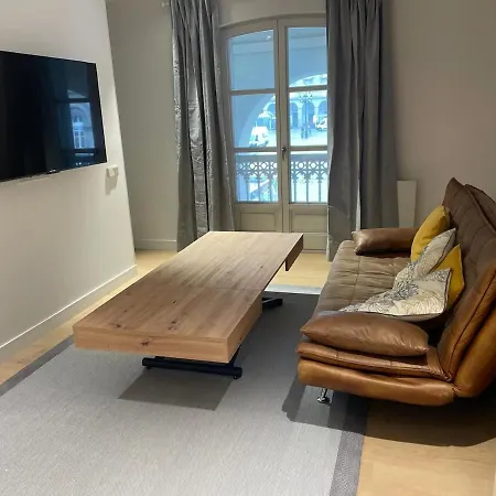 Plaza Maria Pita Center *